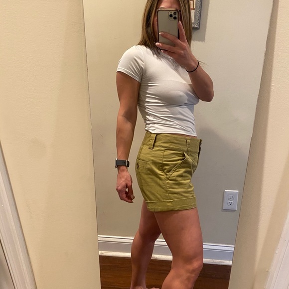 Fossil Cuffed Hem Button Pocket Green Khaki Shorts - Picture 3 of 12